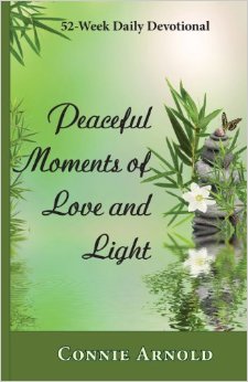 Thankful for Visual Worship: My Review of Peaceful Moments of Love and Light by Connie Arnold