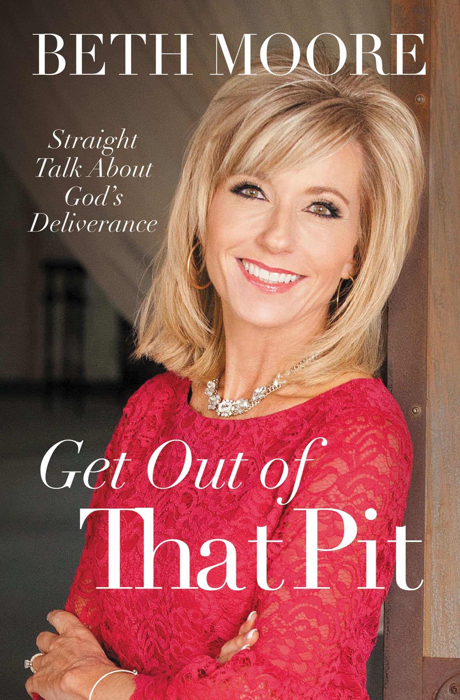 You are currently viewing Book Review: Get Out of That Pit by Beth Moore